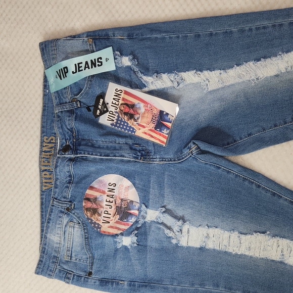 VIP JEANS DESTRUCTED COLLCTION WOMENS SIZE 20  NEW WITH TAGS - Picture 3 of 11